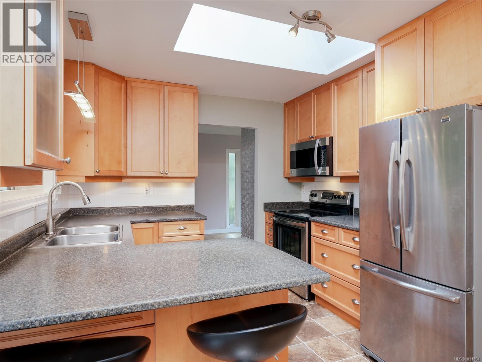 6429 Rodolph Rd, Central Saanich