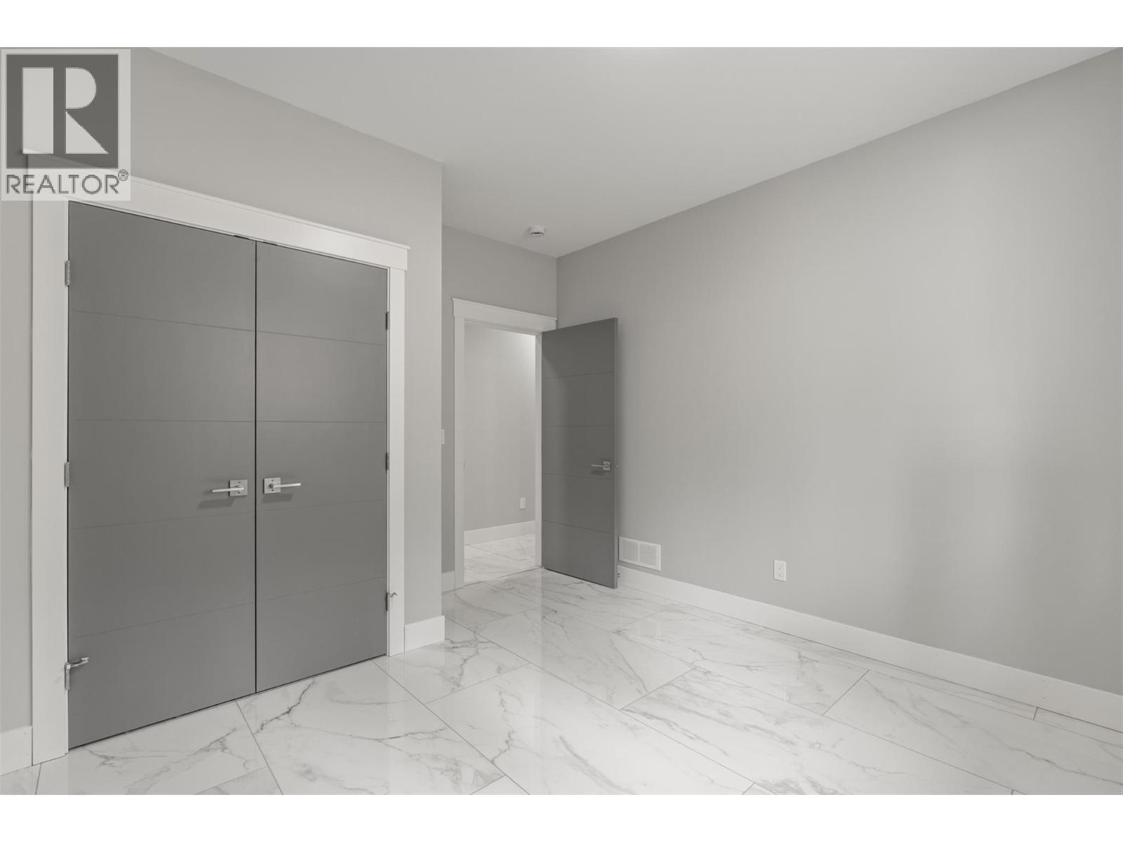 91 Lester Road - 44