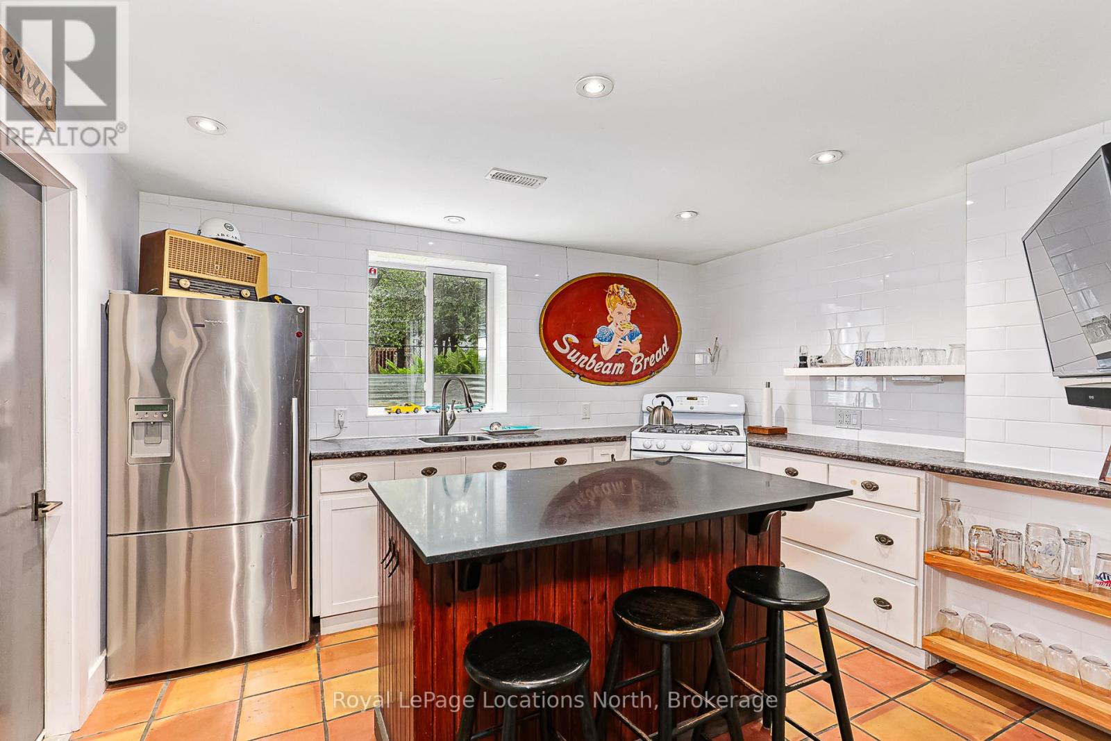 13 PARKLAND DRIVE - 42