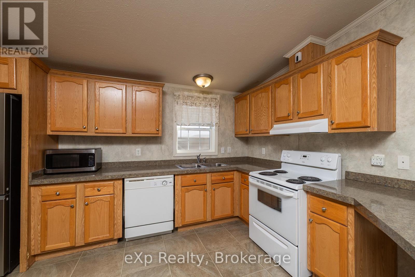 110 ROSEWOOD DRIVE - 10