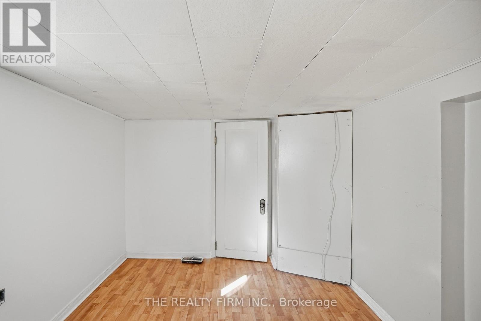 151 BRISBIN STREET Property Photo