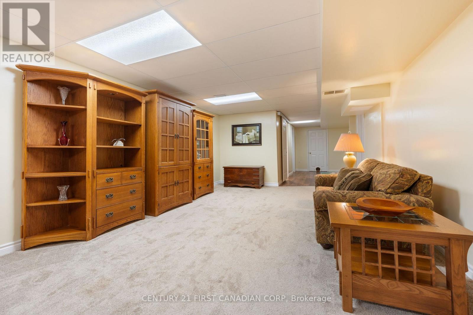 21 - 19 SOMERSET DRIVE Property Photo