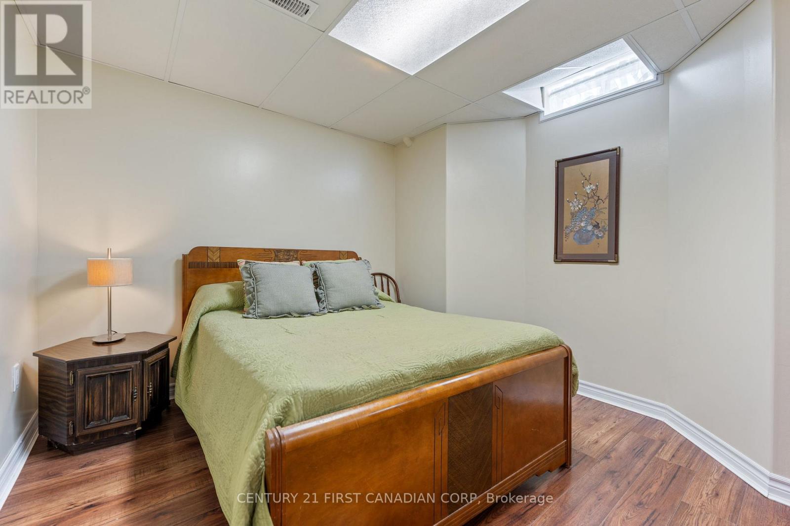 21 - 19 SOMERSET DRIVE Property Photo