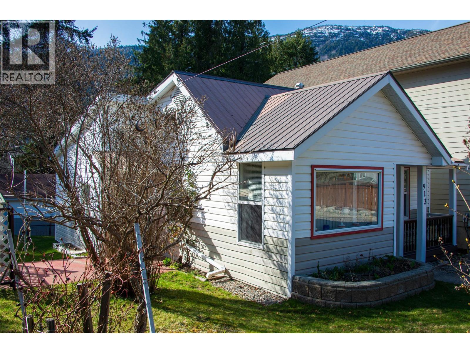 913 Sixth Street, Nelson