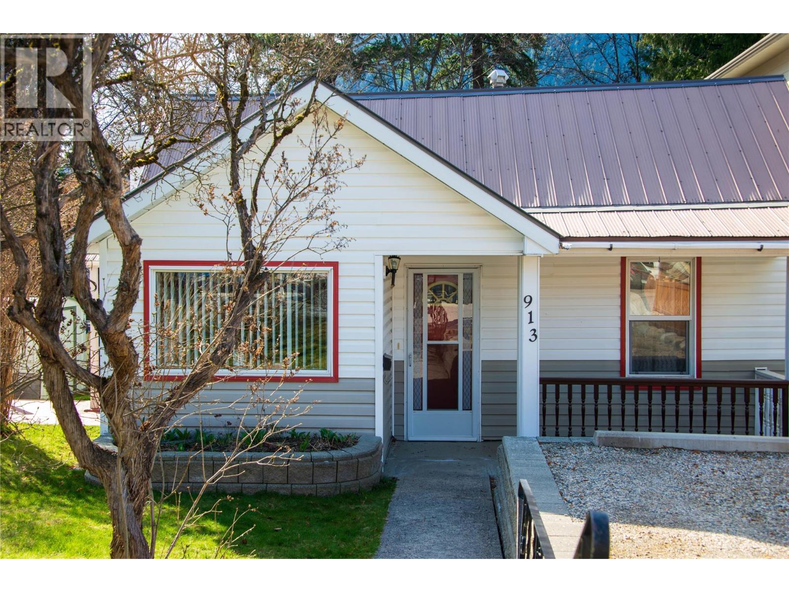 913 Sixth Street, Nelson