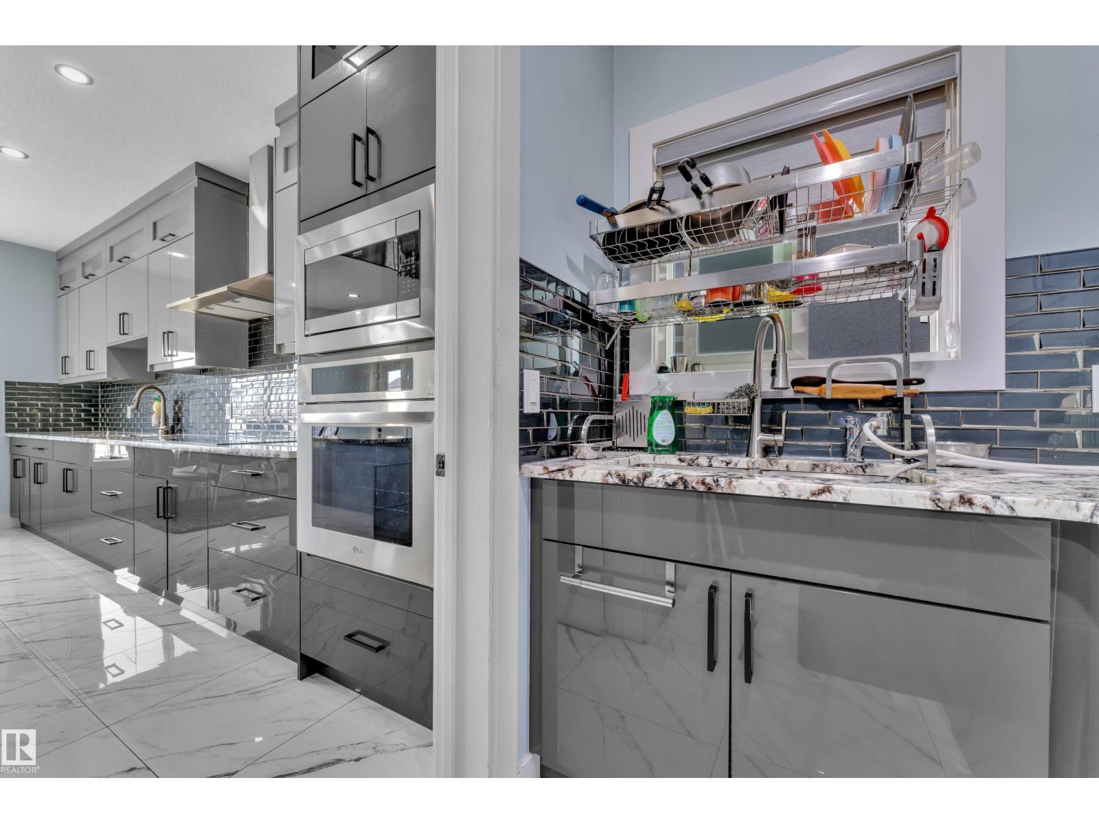 2011 18 AV NW, Edmonton