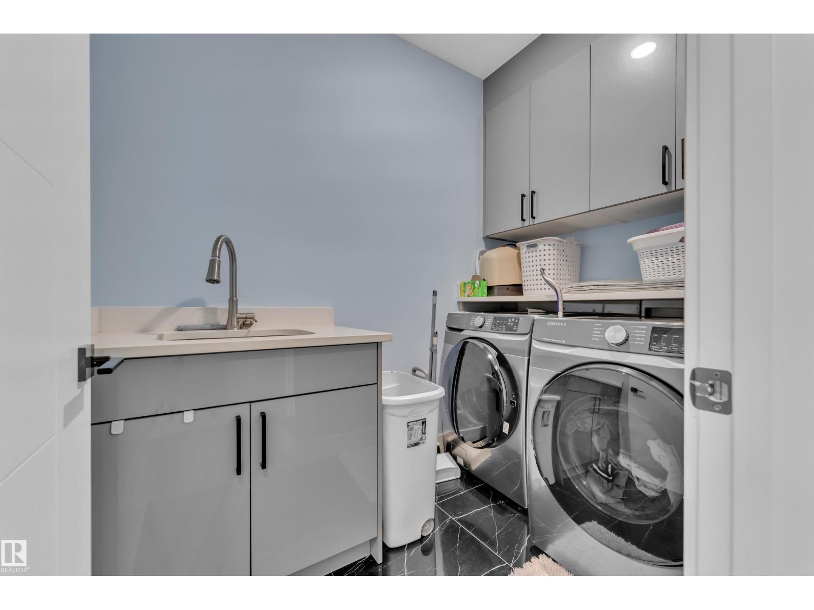 2011 18 AV NW, Edmonton