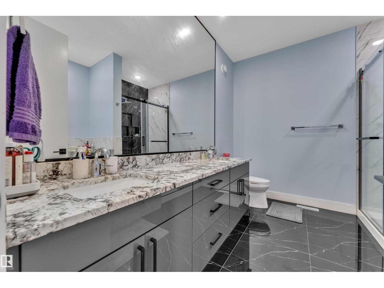 2011 18 AV NW, Edmonton