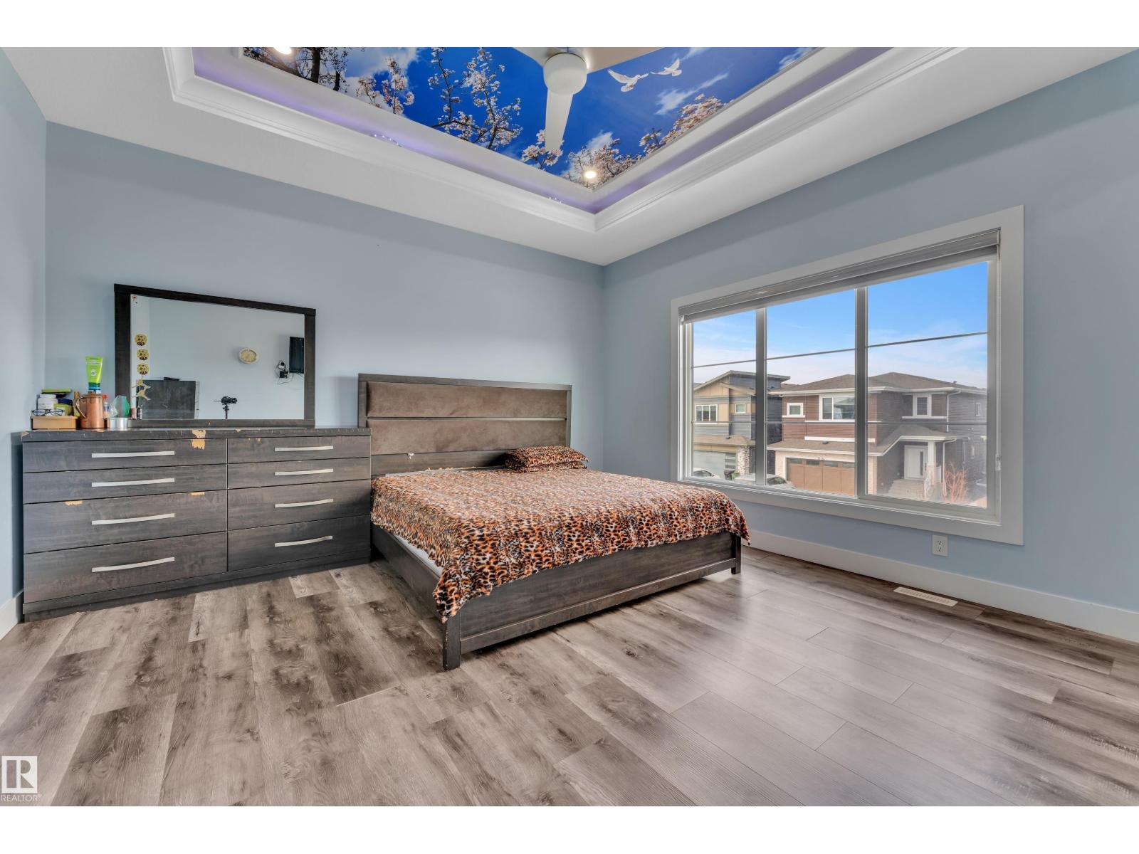 2011 18 AV NW, Edmonton