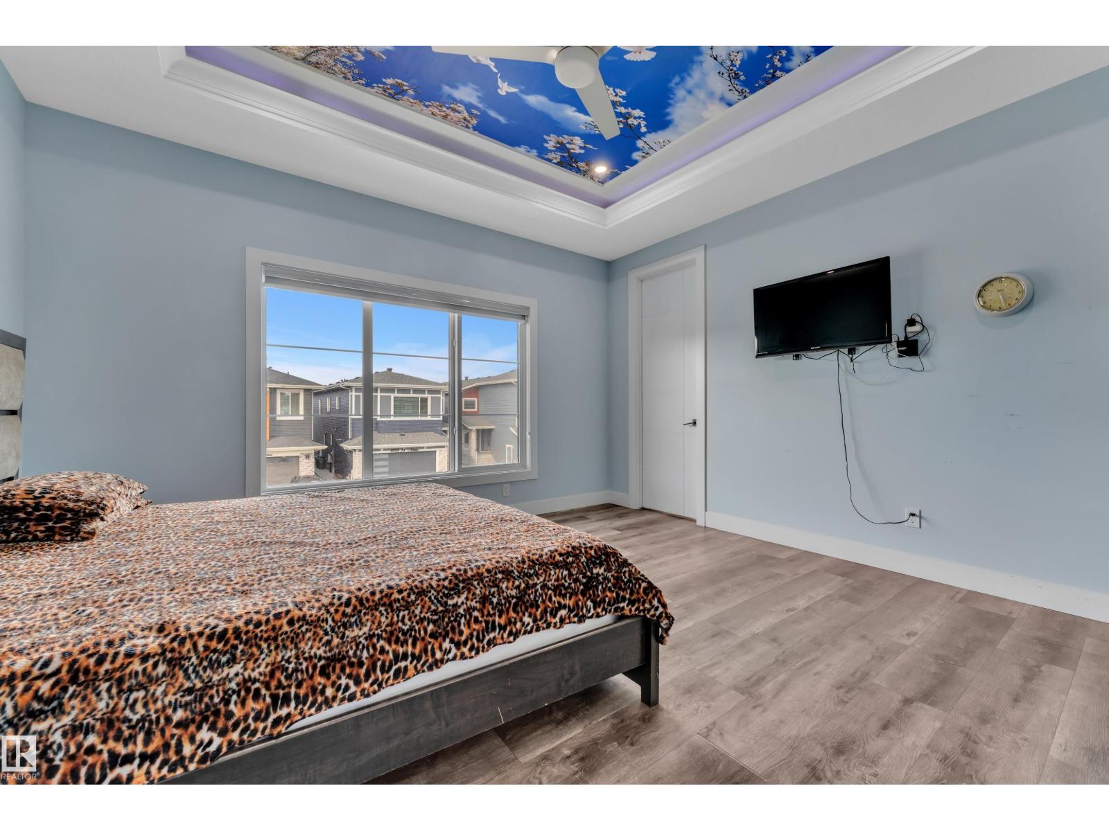 2011 18 AV NW, Edmonton