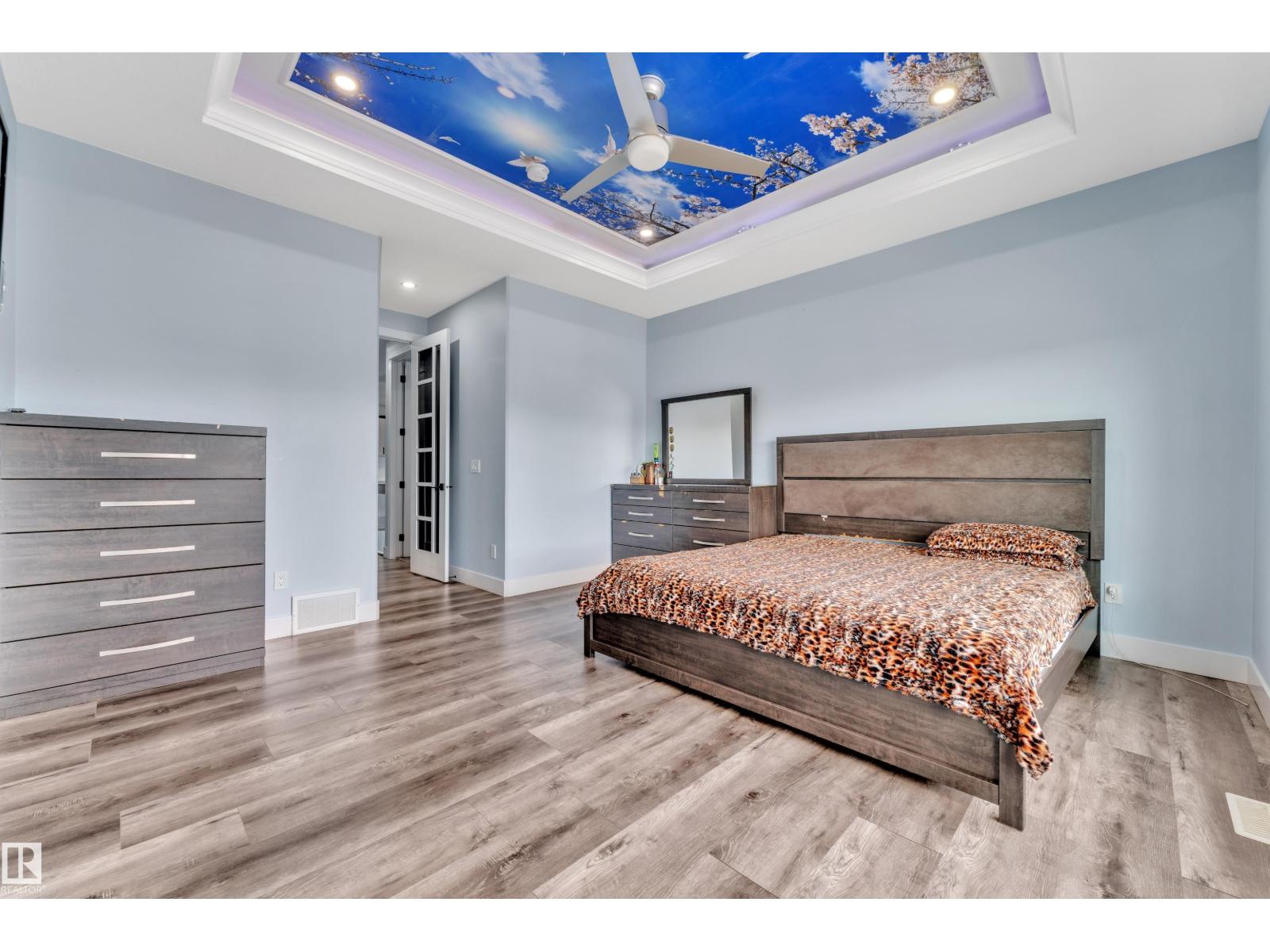 2011 18 AV NW, Edmonton