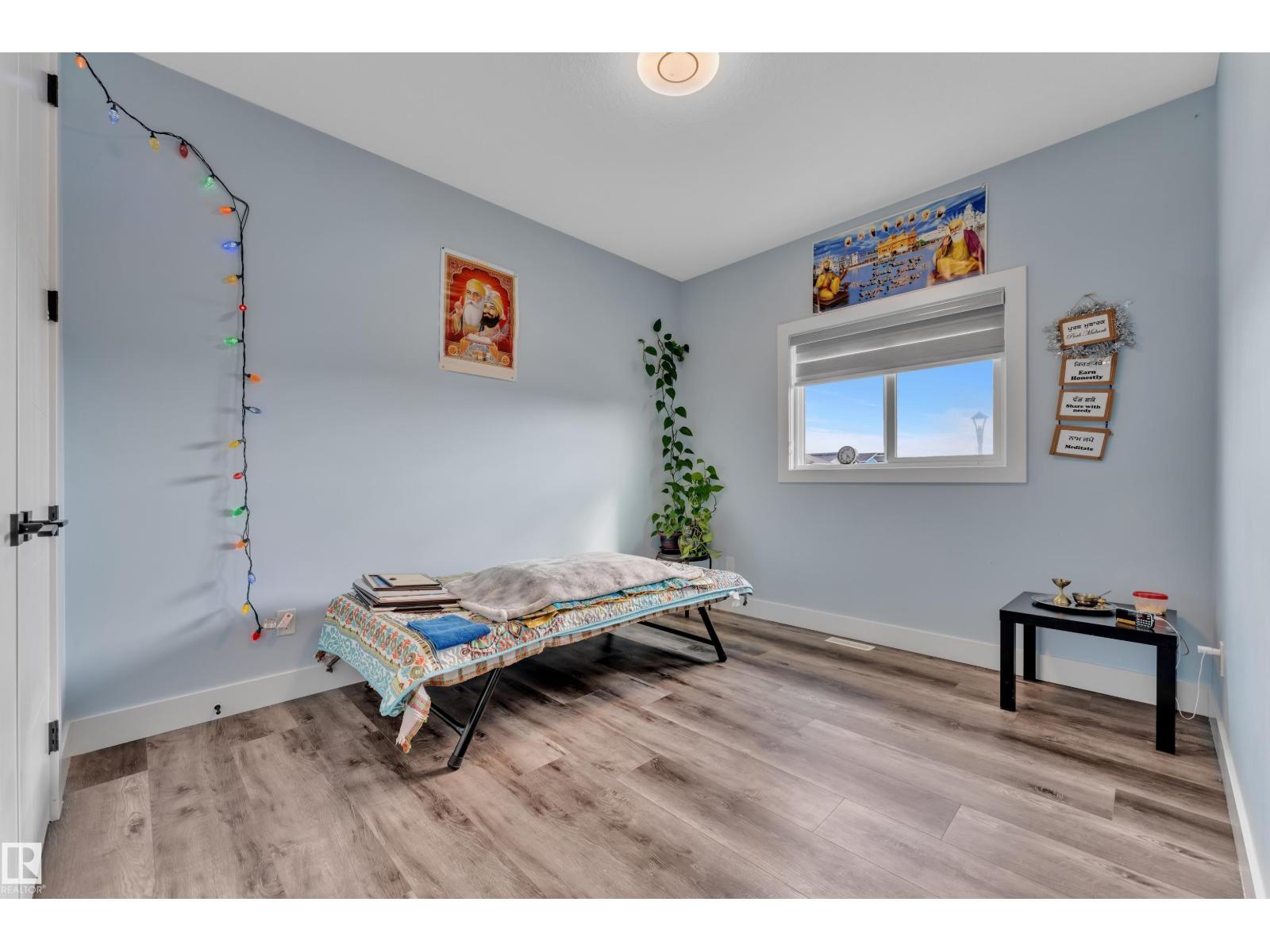 2011 18 AV NW, Edmonton