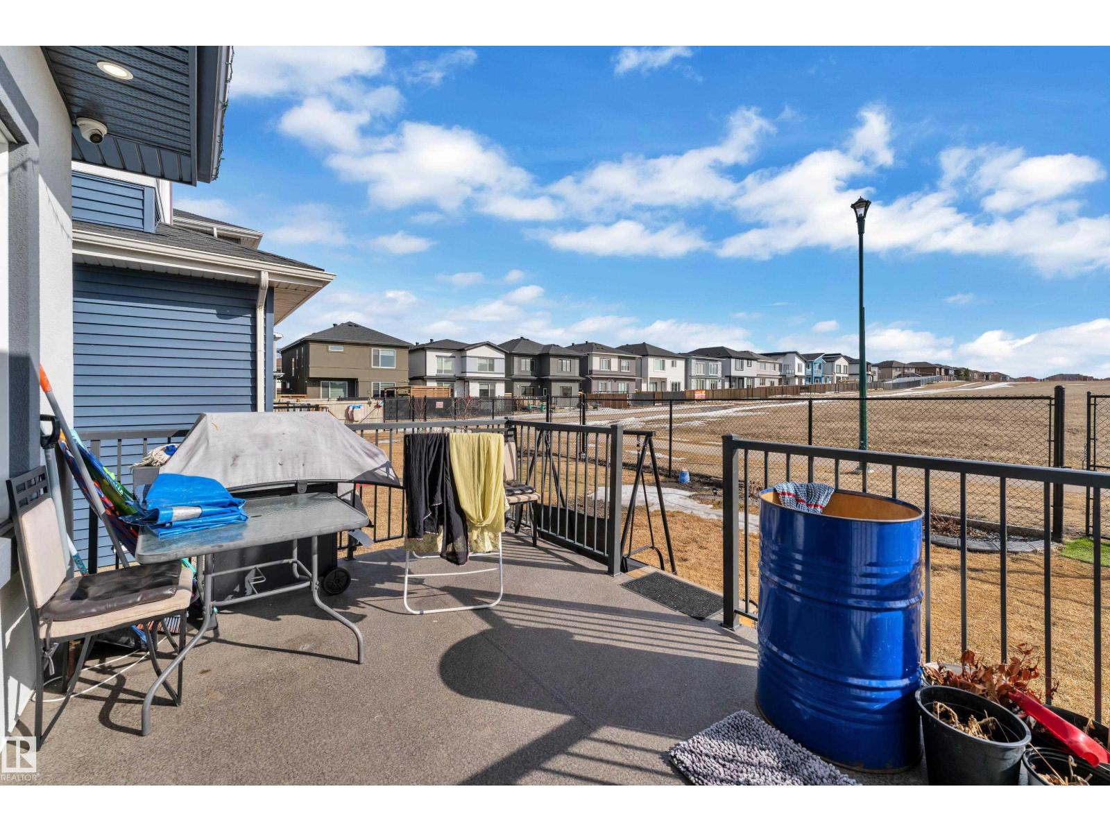 2011 18 AV NW, Edmonton