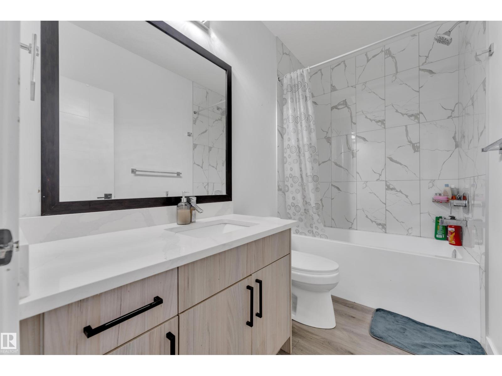 2011 18 AV NW, Edmonton