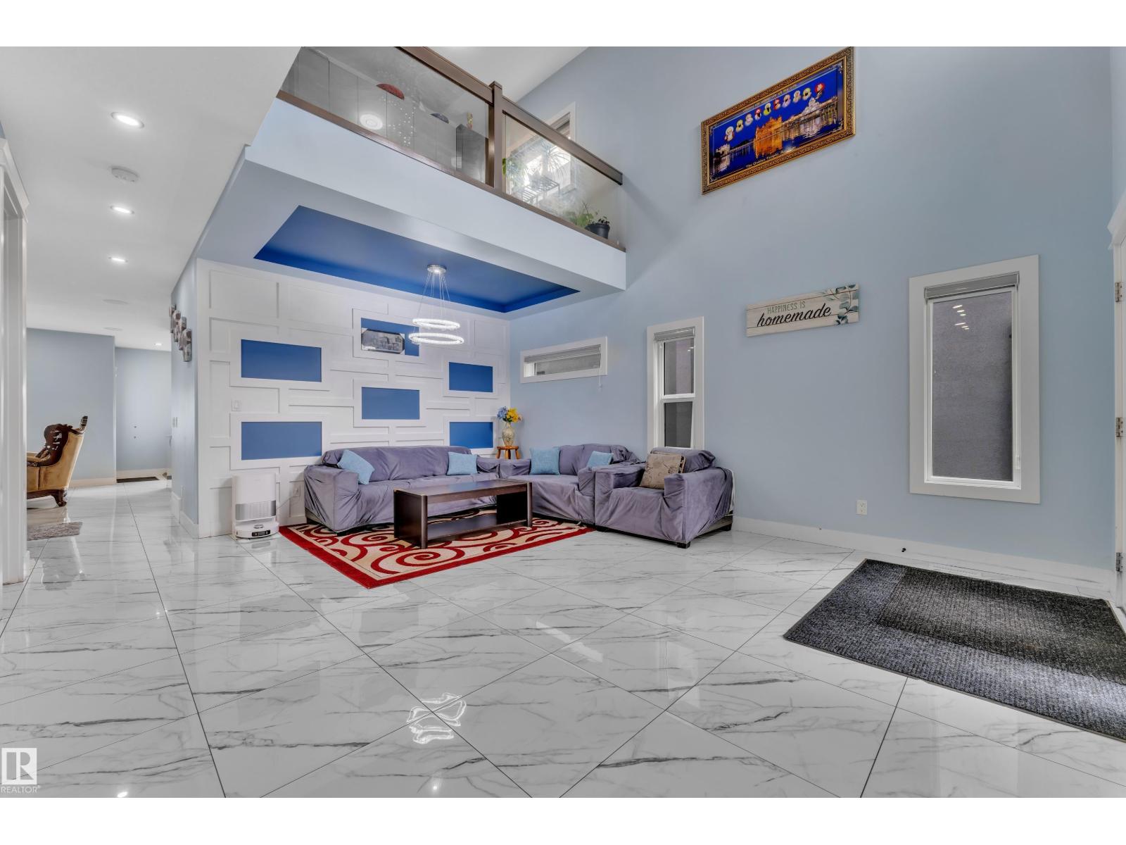 2011 18 AV NW, Edmonton