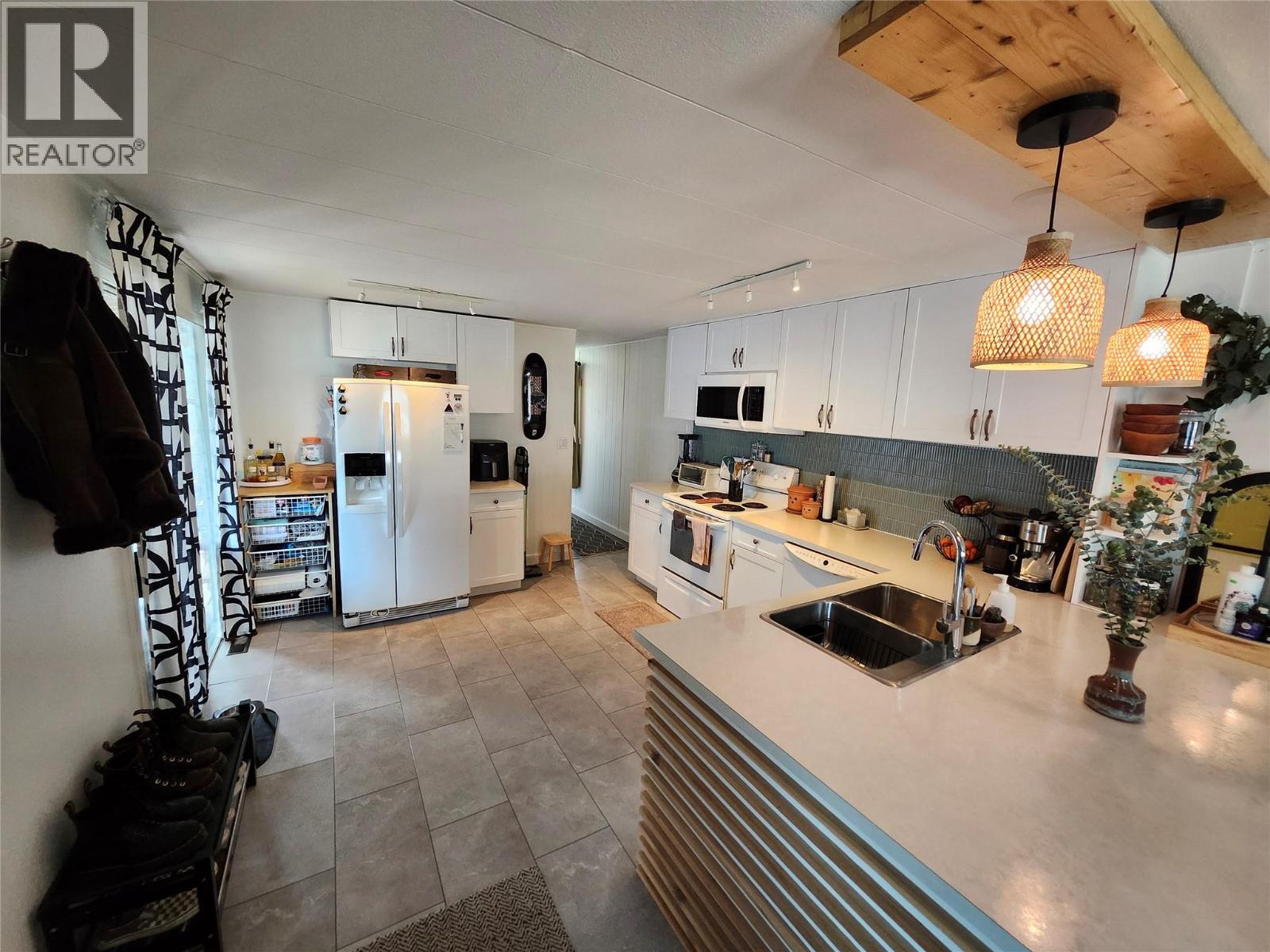 #5 606 EDWARD STREET E - 8