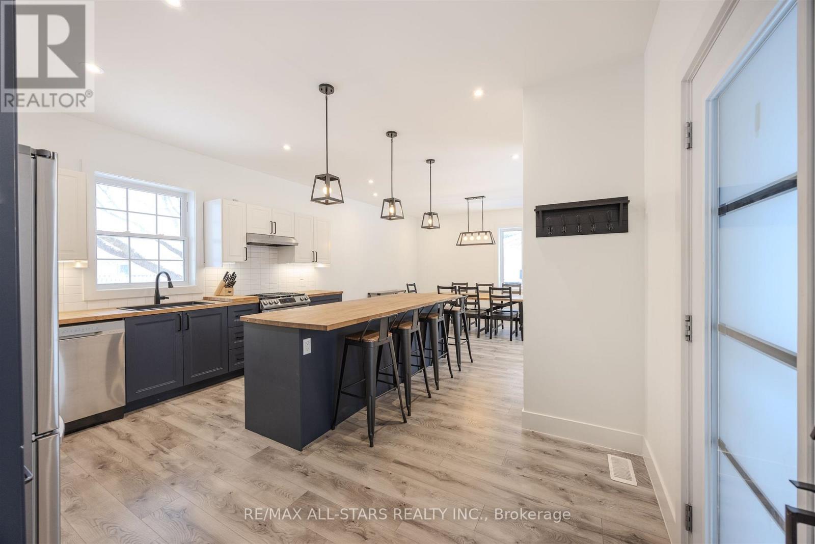 21 ALBERT STREET S - 10