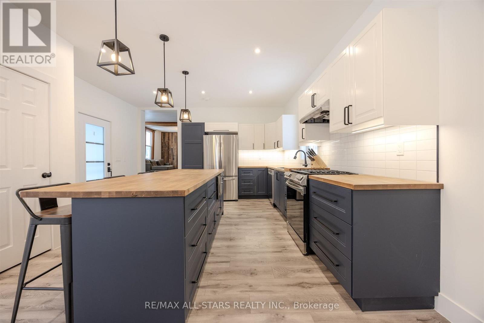 21 ALBERT STREET S - 14