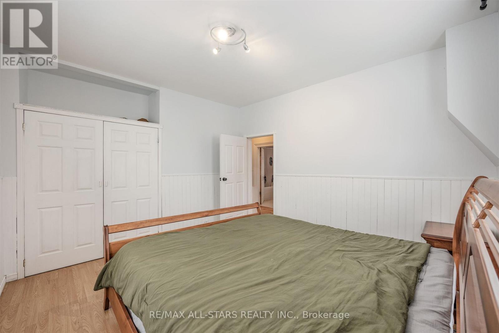 21 ALBERT STREET S - 27