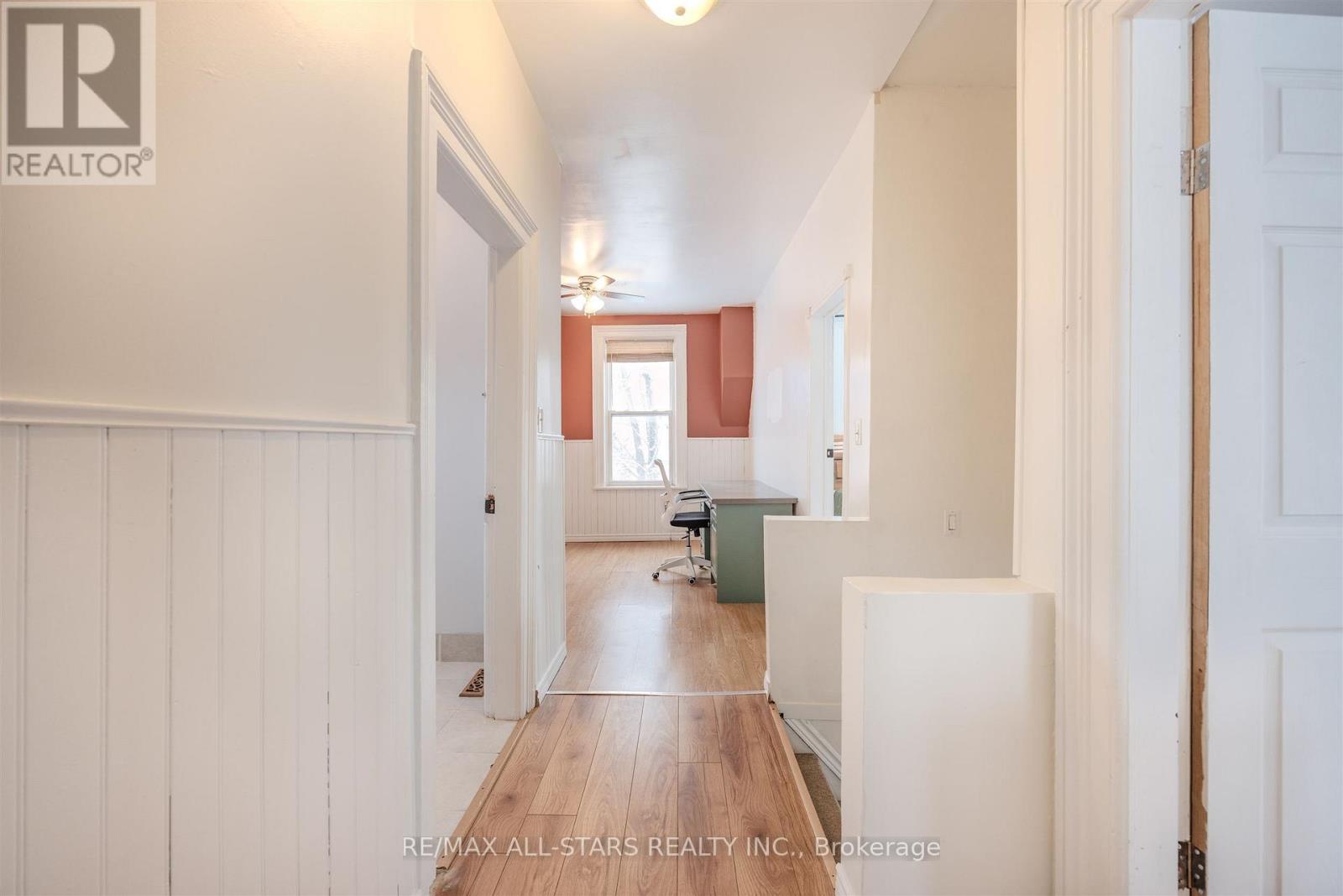 21 ALBERT STREET S - 20