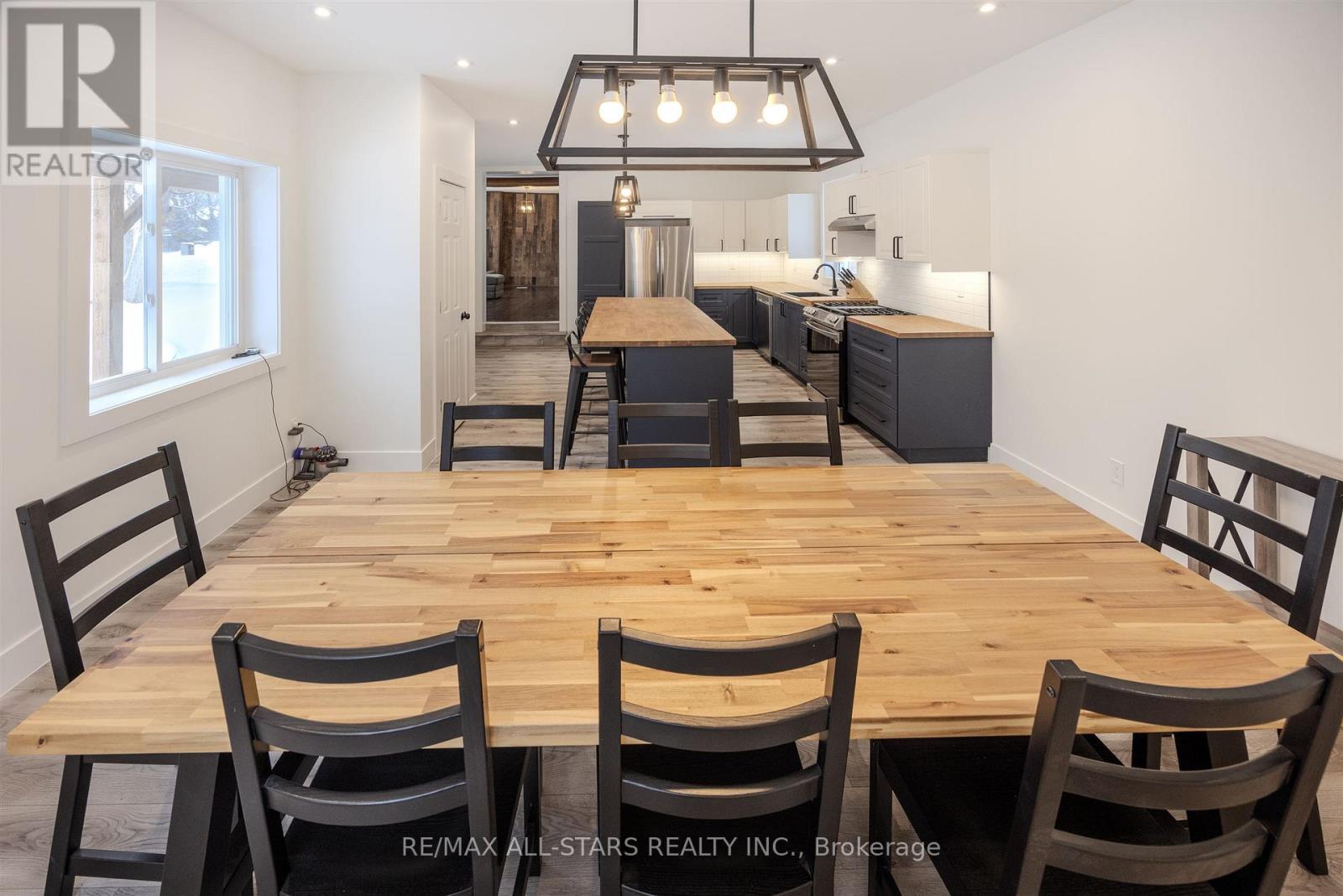 21 ALBERT STREET S - 19