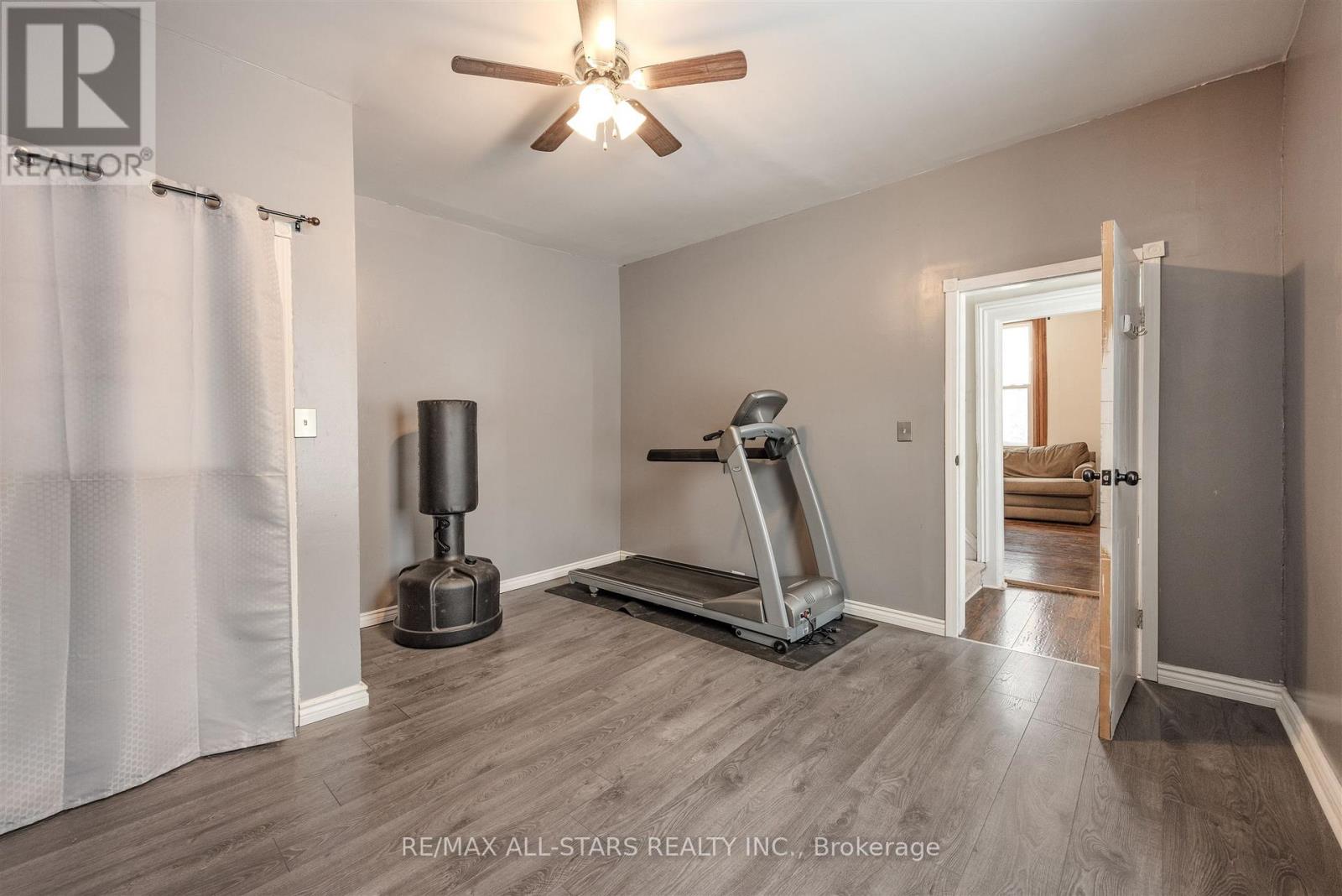 21 ALBERT STREET S - 33