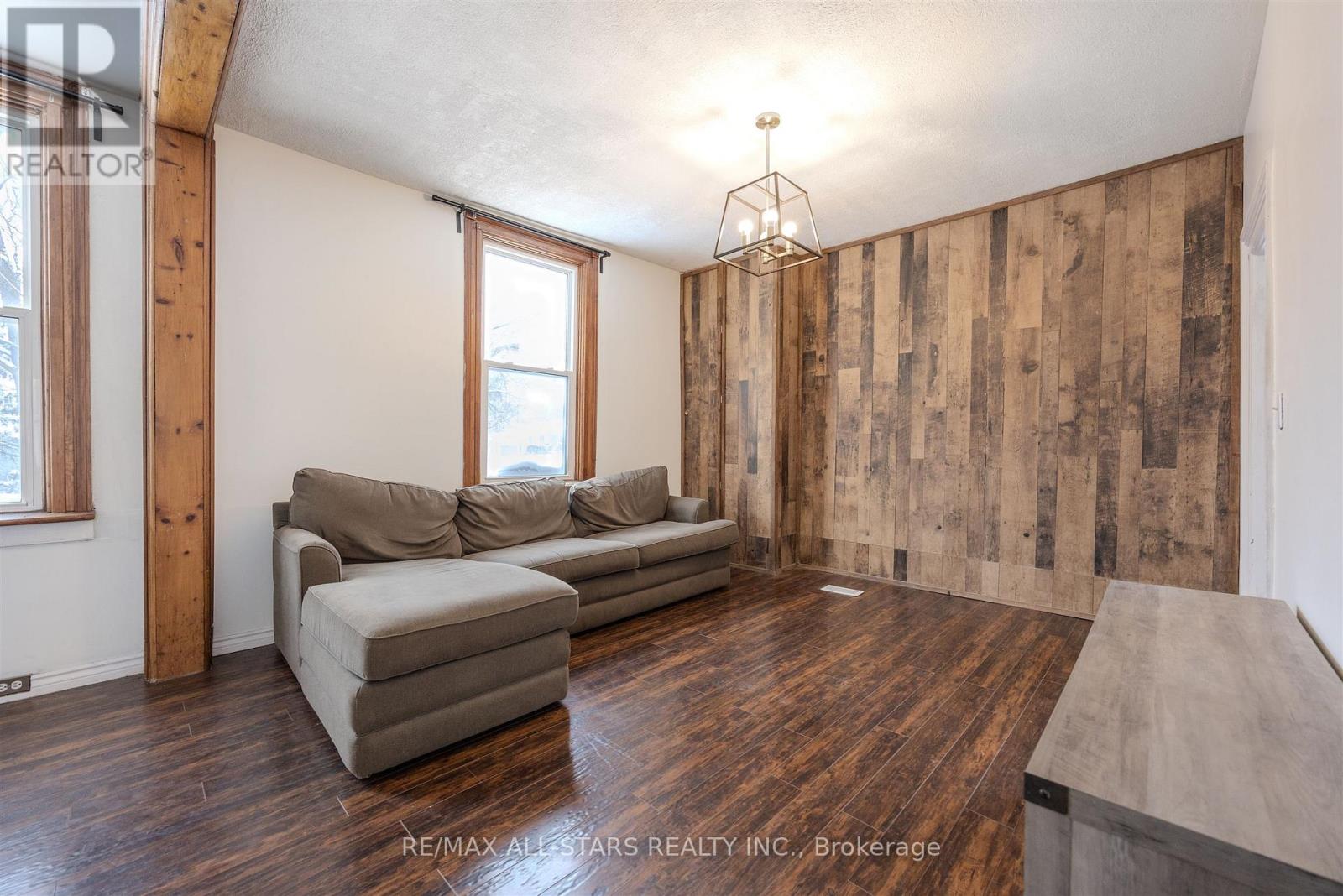 21 ALBERT STREET S - 8