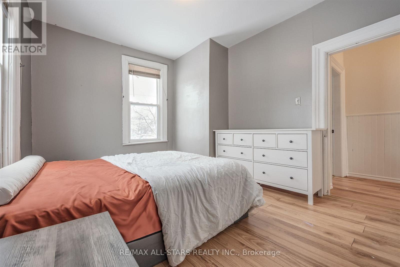 21 ALBERT STREET S - 25