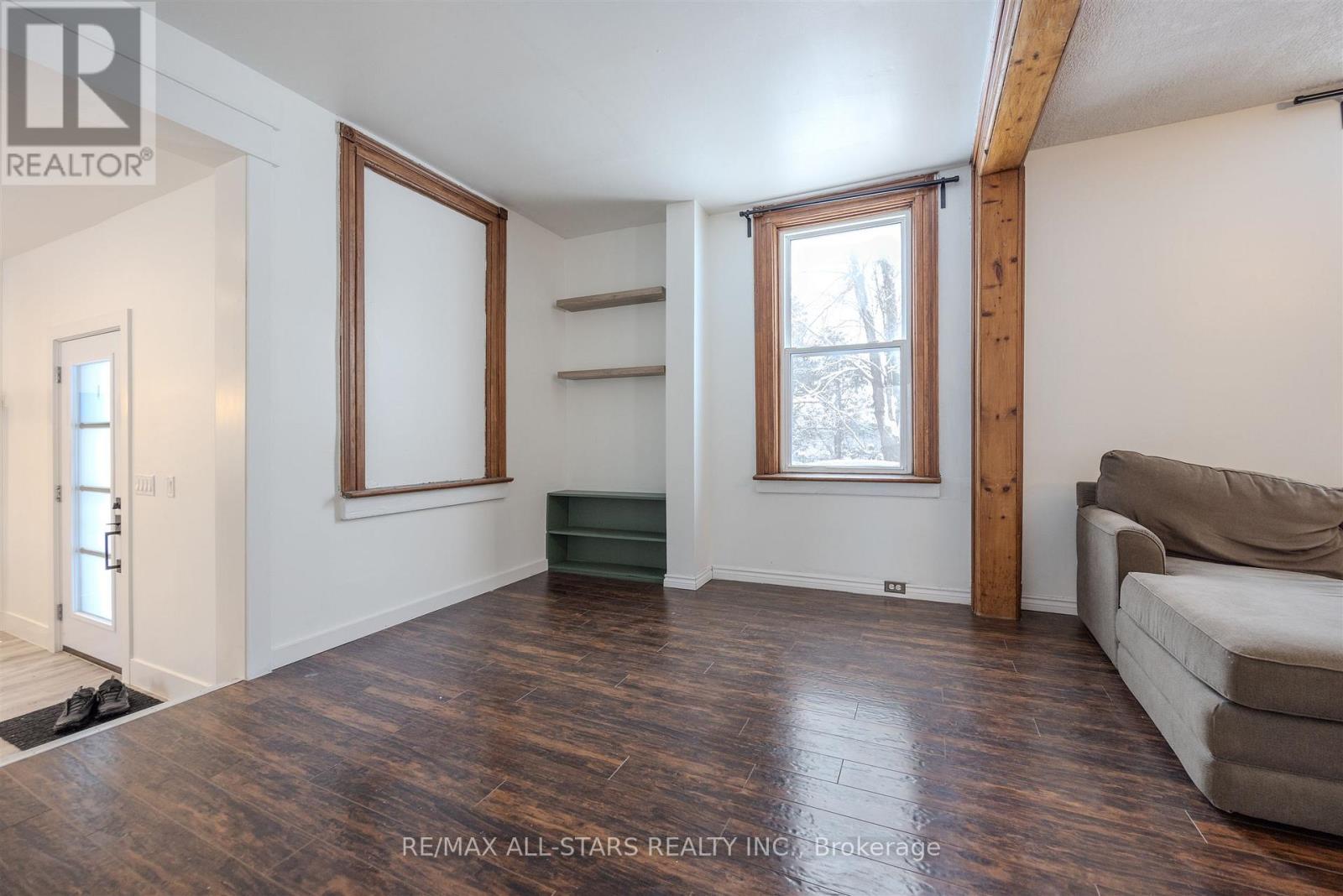 21 ALBERT STREET S - 9