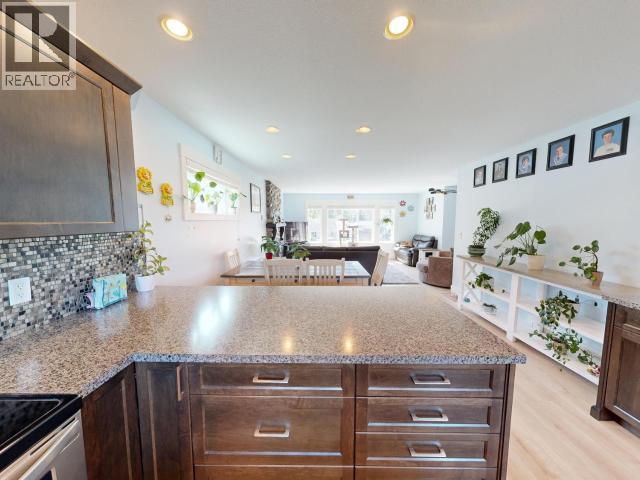 7348 LASQUETI WAY - 10