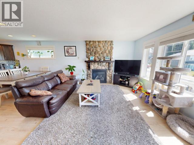 7348 LASQUETI WAY - 2