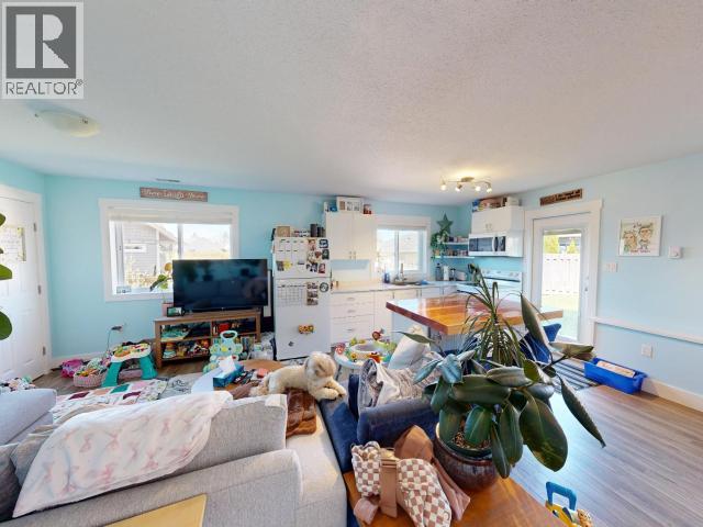 7348 LASQUETI WAY - 24