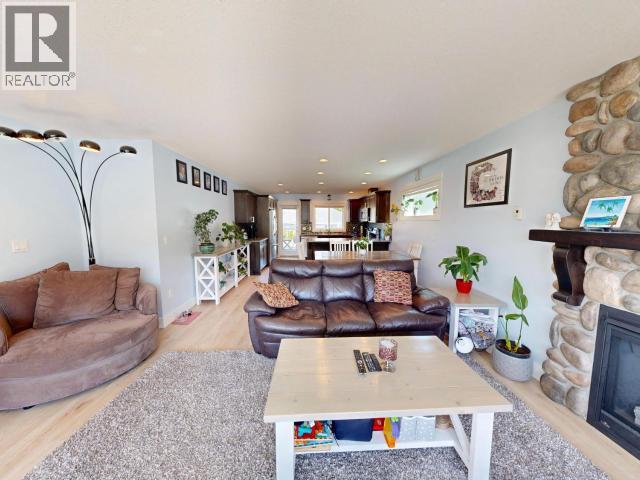 7348 LASQUETI WAY - 4