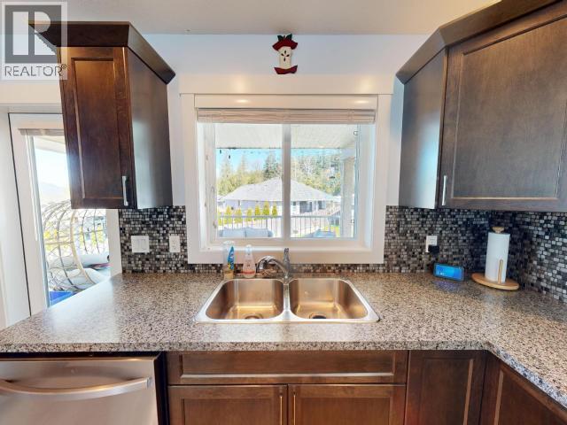 7348 LASQUETI WAY - 9