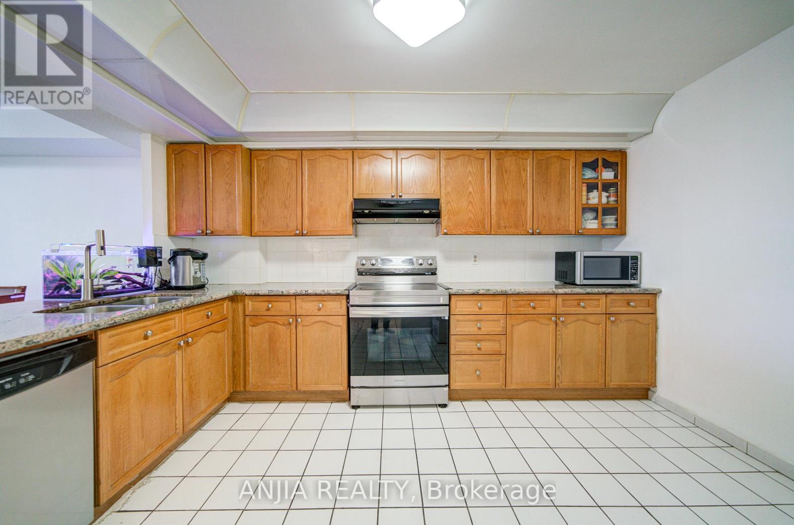 #1208 4727 SHEPPARD AVENUE E - 12