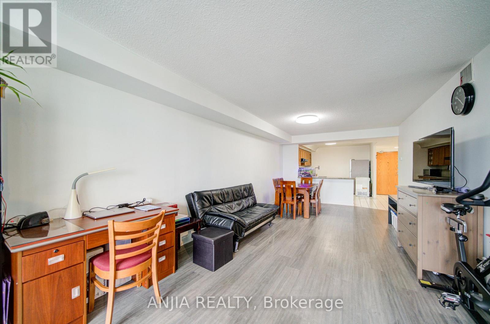 #1208 4727 SHEPPARD AVENUE E - 15