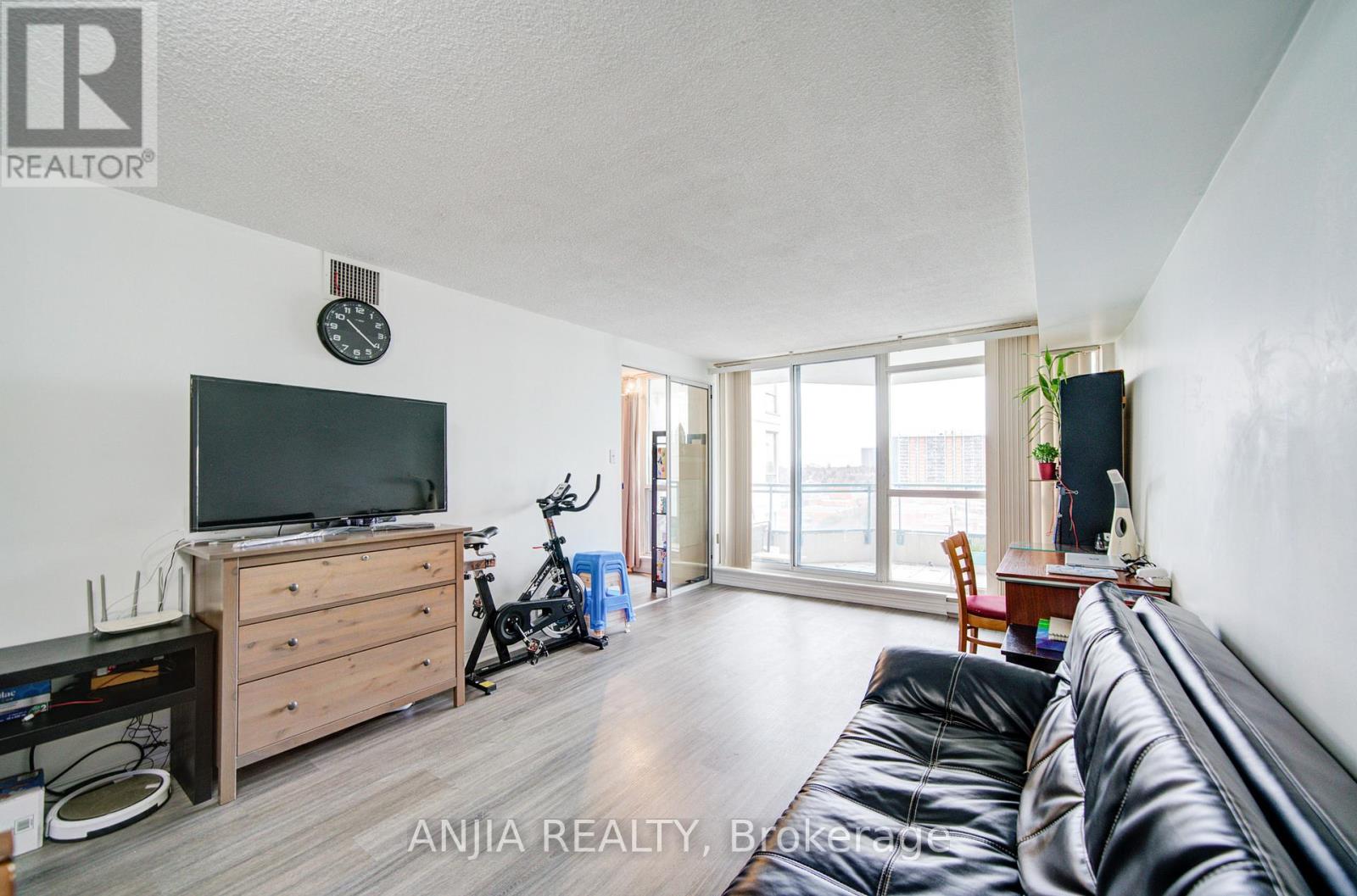 #1208 4727 SHEPPARD AVENUE E - 16