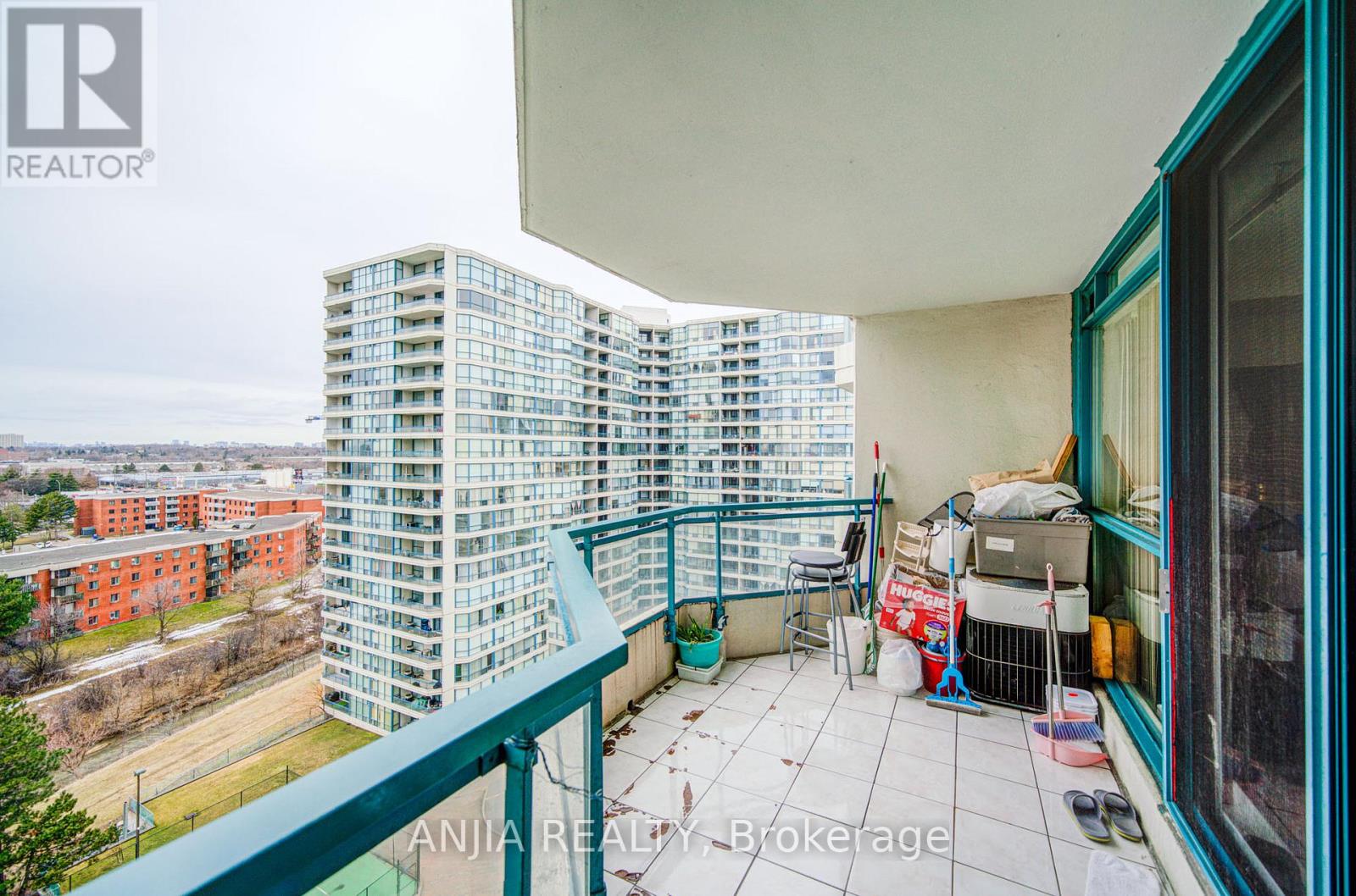 #1208 4727 SHEPPARD AVENUE E - 23
