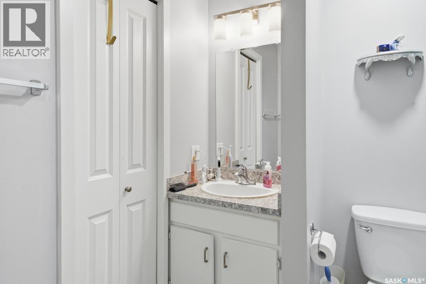 #138 140 CLANCY DRIVE - 12