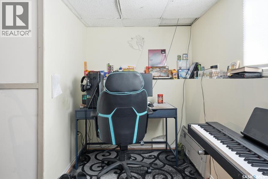 #138 140 CLANCY DRIVE - 16