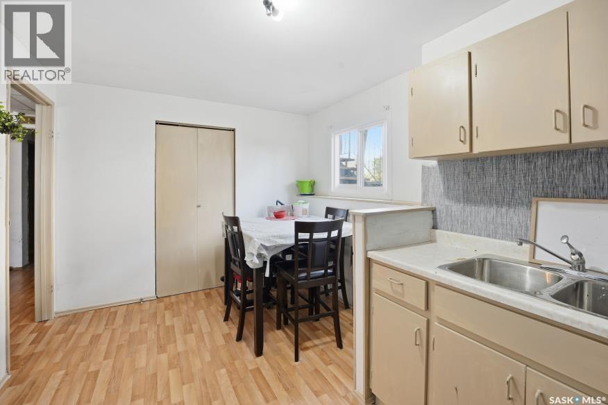 #138 140 CLANCY DRIVE - 18