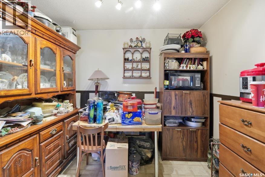 #138 140 CLANCY DRIVE - 32