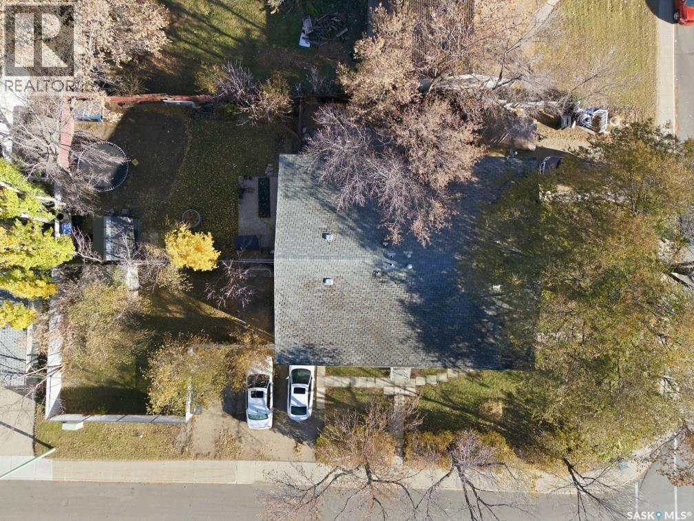 #138 140 CLANCY DRIVE - 44