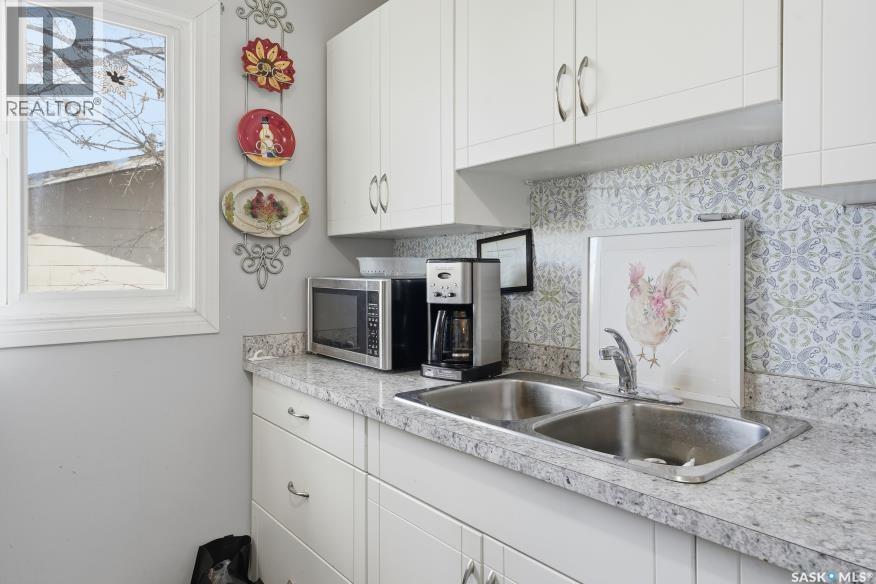 #138 140 CLANCY DRIVE - 8