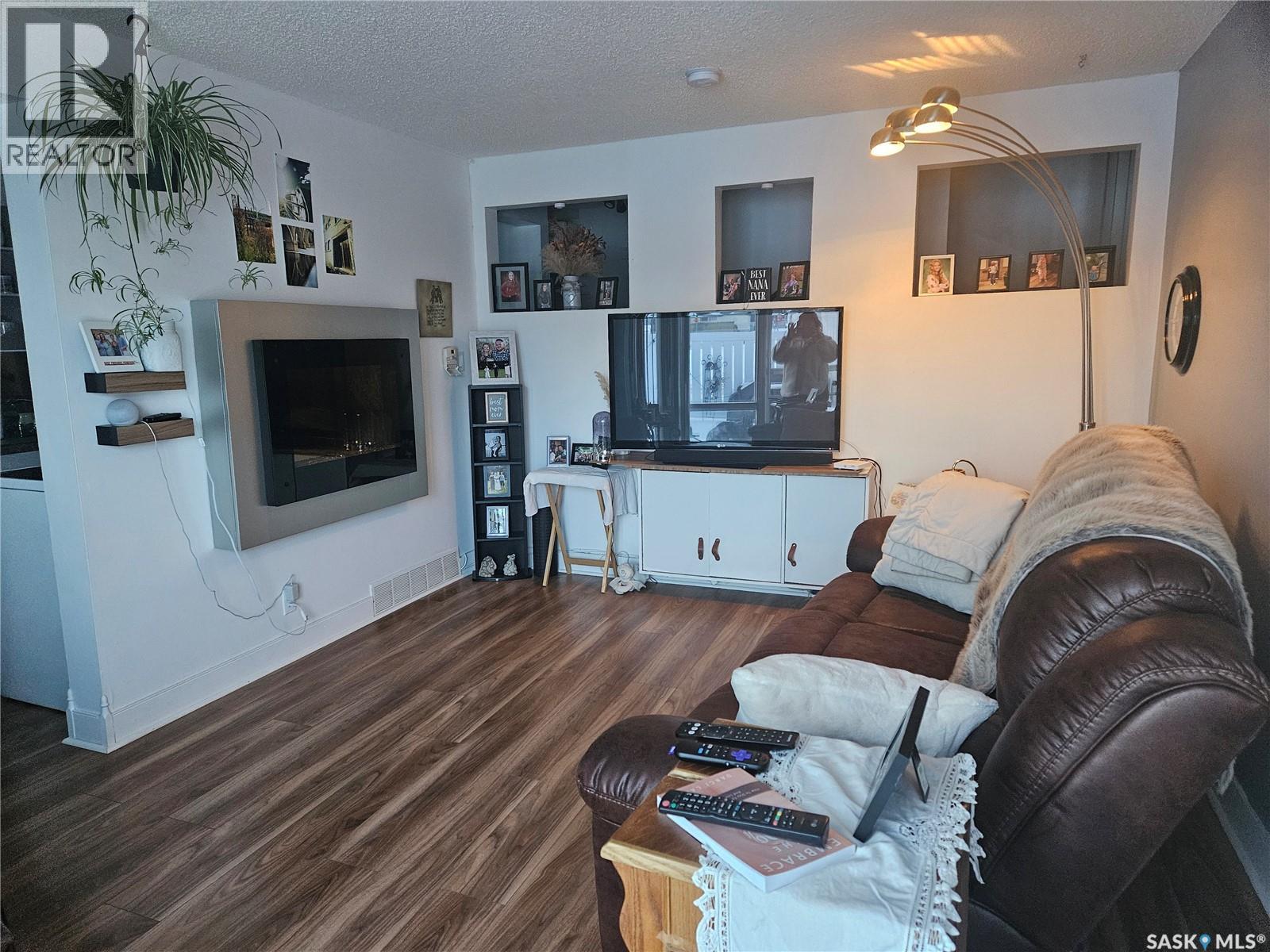 #5 1292 Gordon ROAD - 2