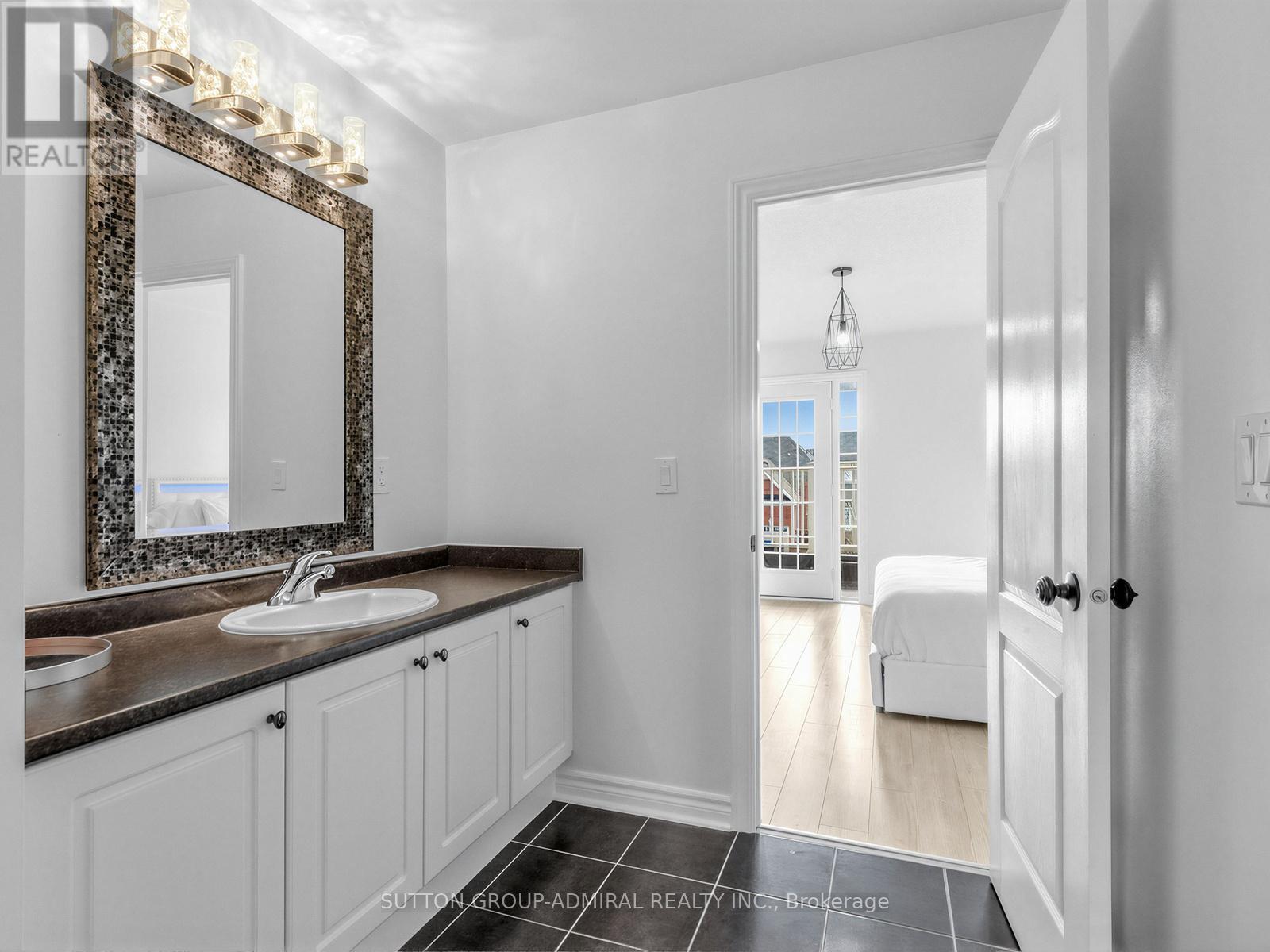 96 MOUNT CRESCENT - 32