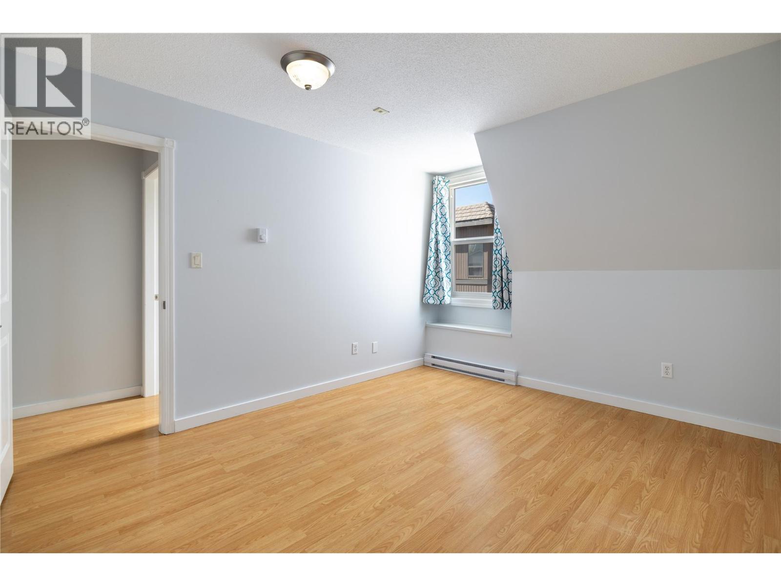 #305 575 Sutherland Avenue - 14