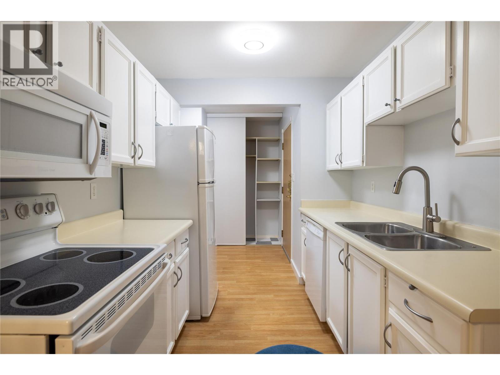 #305 575 Sutherland Avenue - 3