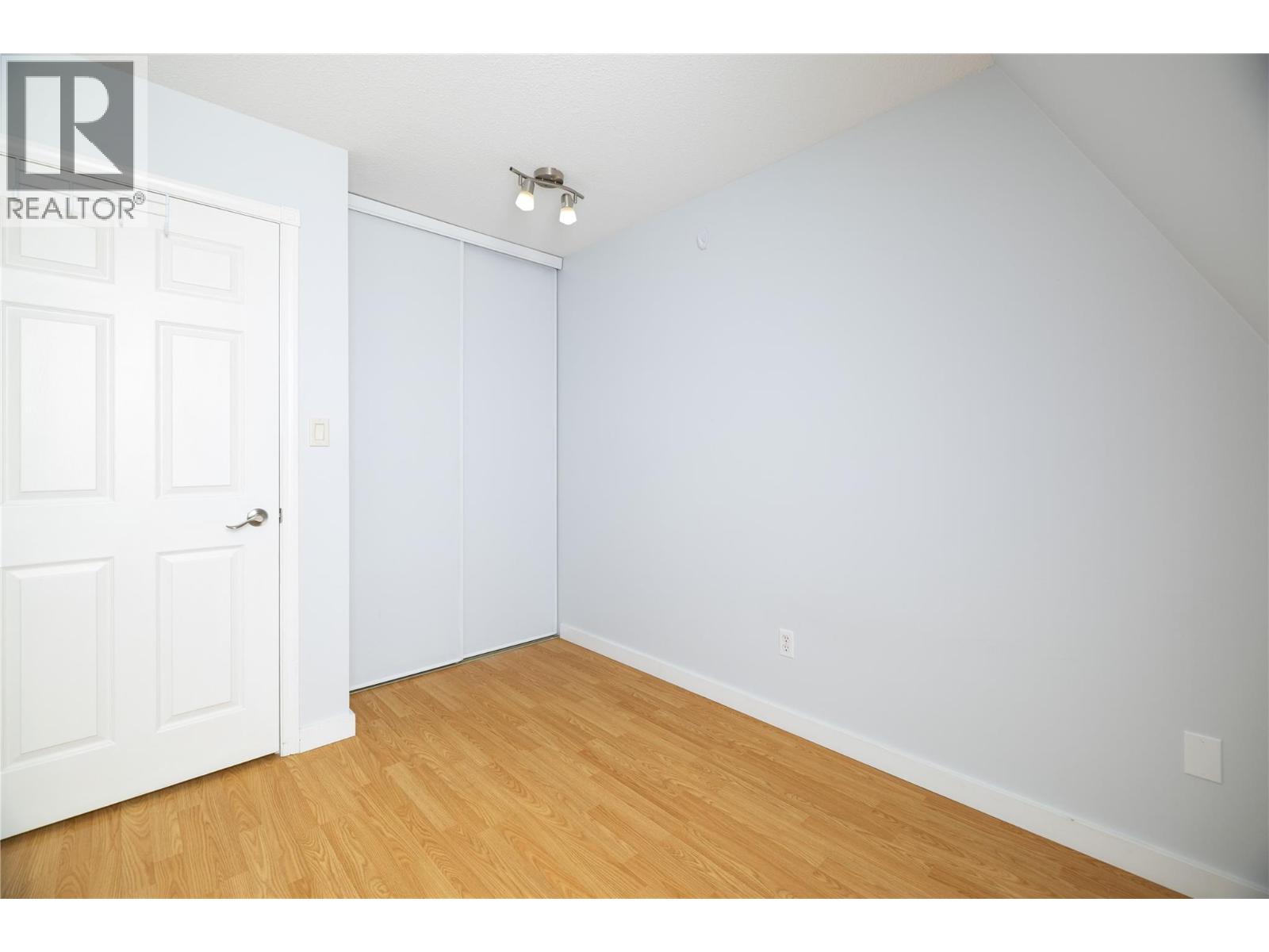 305 575 Sutherland Avenue, Kelowna