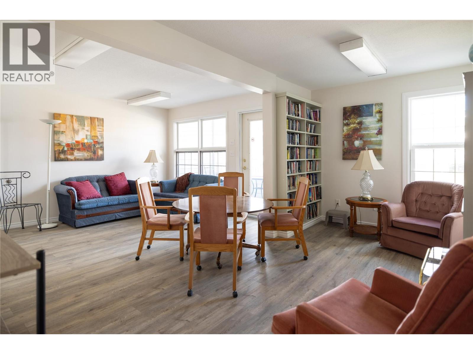 #305 575 Sutherland Avenue - 22